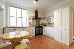 Host Stay Chatsworth Townhouse II