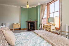 Host Stay Chatsworth Townhouse II