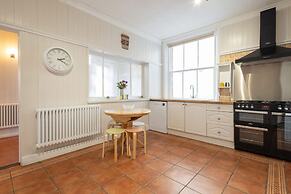 Host Stay Chatsworth Townhouse II