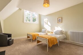 Host Stay Chatsworth Townhouse II