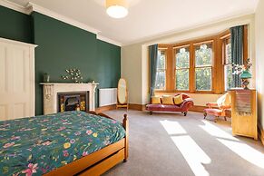 Host Stay Chatsworth Townhouse II