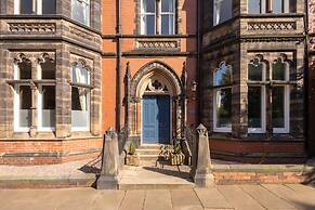 Host Stay Chatsworth Townhouse I