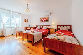 Countess House With Jacuzzi and Sauna