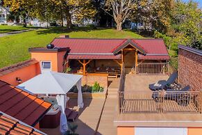 Countess House With Jacuzzi and Sauna