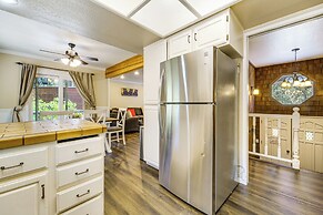 Walk to Donner Lake: Truckee Cabin w/ Private Deck