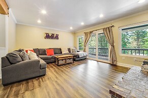 Walk to Donner Lake: Truckee Cabin w/ Private Deck