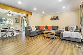 Walk to Donner Lake: Truckee Cabin w/ Private Deck