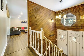 Walk to Donner Lake: Truckee Cabin w/ Private Deck