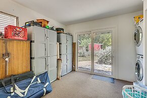 4 Mi to Dtwn Austin: Home w/ Large Fenced Yard!