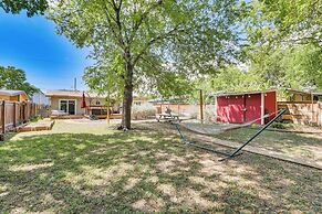 4 Mi to Dtwn Austin: Home w/ Large Fenced Yard!