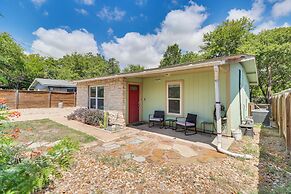 4 Mi to Dtwn Austin: Home w/ Large Fenced Yard!