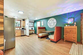 Close to Mt Hood Skibowl: Retro Rhododendron Cabin