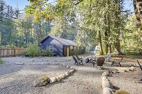 Close to Mt Hood Skibowl: Retro Rhododendron Cabin