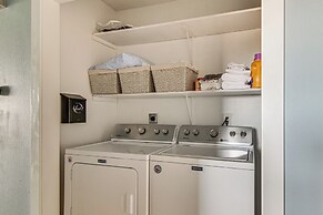 5 Mi to Area Attractions: Home w/ Hot Tub