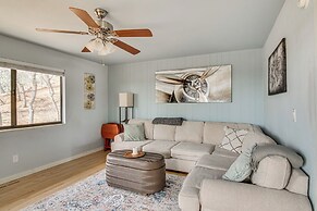 5 Mi to Area Attractions: Home w/ Hot Tub