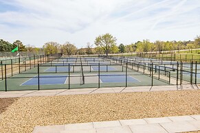 5 Mi to Area Attractions: Home w/ Hot Tub