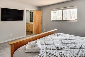 5 Mi to Area Attractions: Home w/ Hot Tub