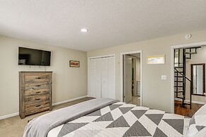 Lake-view Condo in Osage Beach: Walk to Boat Ramp