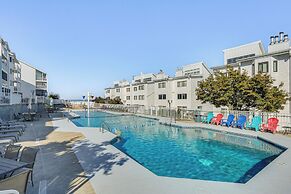 Lake-view Condo in Osage Beach: Walk to Boat Ramp