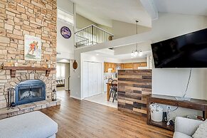 Lake-view Condo in Osage Beach: Walk to Boat Ramp