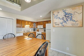 Lake-view Condo in Osage Beach: Walk to Boat Ramp