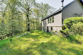 Secluded Kerhonkson Home w/ Fire Pit, Near Hiking!
