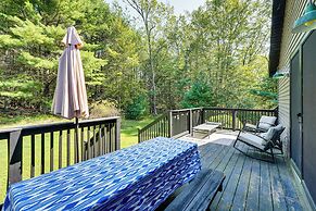 Secluded Kerhonkson Home w/ Fire Pit, Near Hiking!