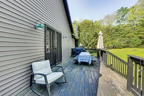 Secluded Kerhonkson Home w/ Fire Pit, Near Hiking!
