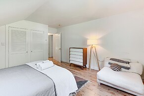 Secluded Kerhonkson Home w/ Fire Pit, Near Hiking!