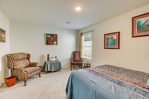 13 Mi to Tuscaloosa Riverwalk: Cottondale Home