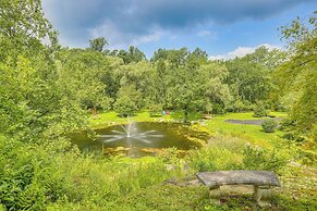 Serene Holmes Cottage Near Lakes & Trails!