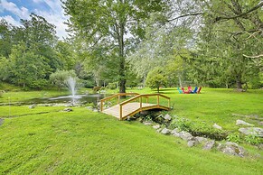 Serene Holmes Cottage Near Lakes & Trails!