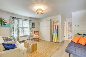 Serene Holmes Cottage Near Lakes & Trails!