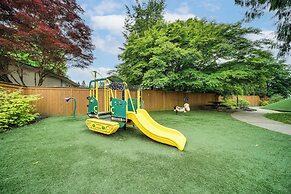 1 Mi to Snoqualmie River: Pet-friendly Home!