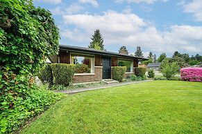 1 Mi to Snoqualmie River: Pet-friendly Home!