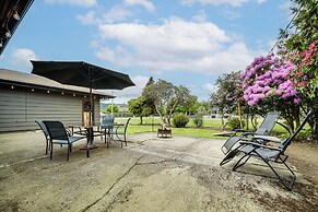 1 Mi to Snoqualmie River: Pet-friendly Getaway