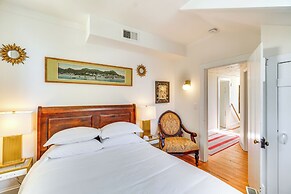 Cottage w/ Furnished Patio & Garden: Dtwn Leesburg