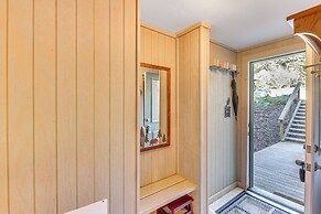 2 Mi to Snowshoe Resort: Townhome w/ Deck!