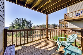 2 Mi to Snowshoe Resort: Townhome w/ Deck!