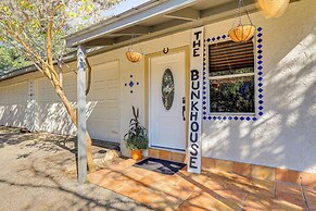 Rescue Ranch Retreat w/ Goats, Horses & Chickens!