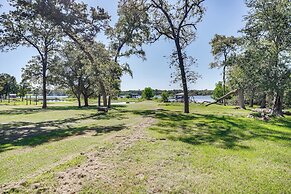 Franklin Home w/ Water Views: Outdoor Dining Area!