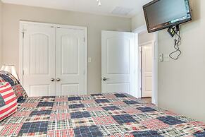 Franklin Home w/ Water Views: Outdoor Dining Area!