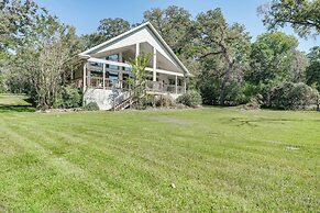 Franklin Home w/ Water Views: Outdoor Dining Area!