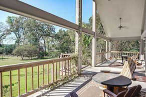 Franklin Home w/ Water Views: Outdoor Dining Area!