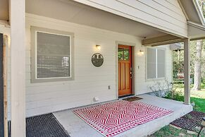 Franklin Home w/ Water Views: Outdoor Dining Area!