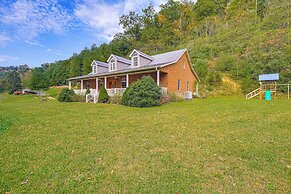 Breaks Home: 3 Mi to ATV Trails!