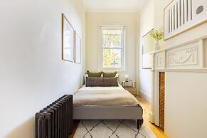 The Abinger Place - Inviting 2bdr House With Study Room & Garden