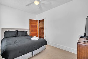 Cozy Renovated 19th Century Home, 5 Min to OSU! 3 Bedroom Home by Paul