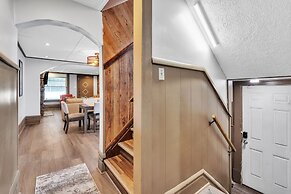 Cozy Renovated 19th Century Home, 5 Min to OSU! 3 Bedroom Home by Paul