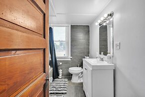 Cozy Renovated 19th Century Home, 5 Min to OSU! 3 Bedroom Home by Paul
